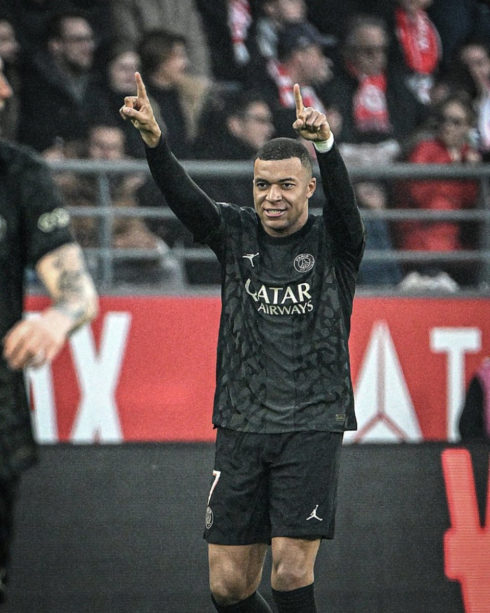 一个回3个T！2人被直接驱逐出场，判罚引热议