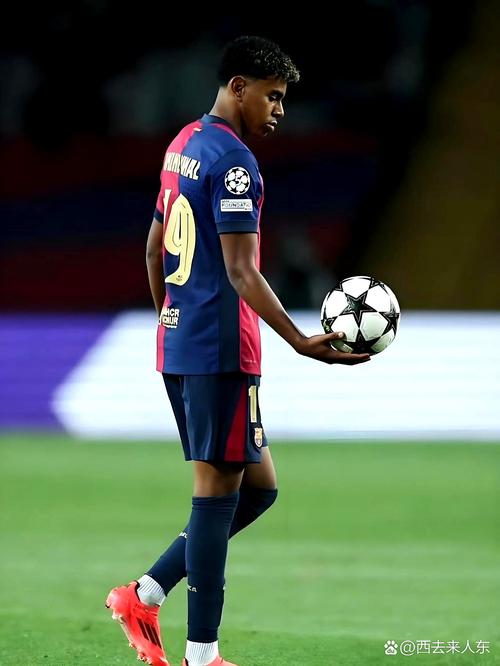 挥拳成光，化身英雄！《奥特曼：超时空英雄》今日全平台公测开启