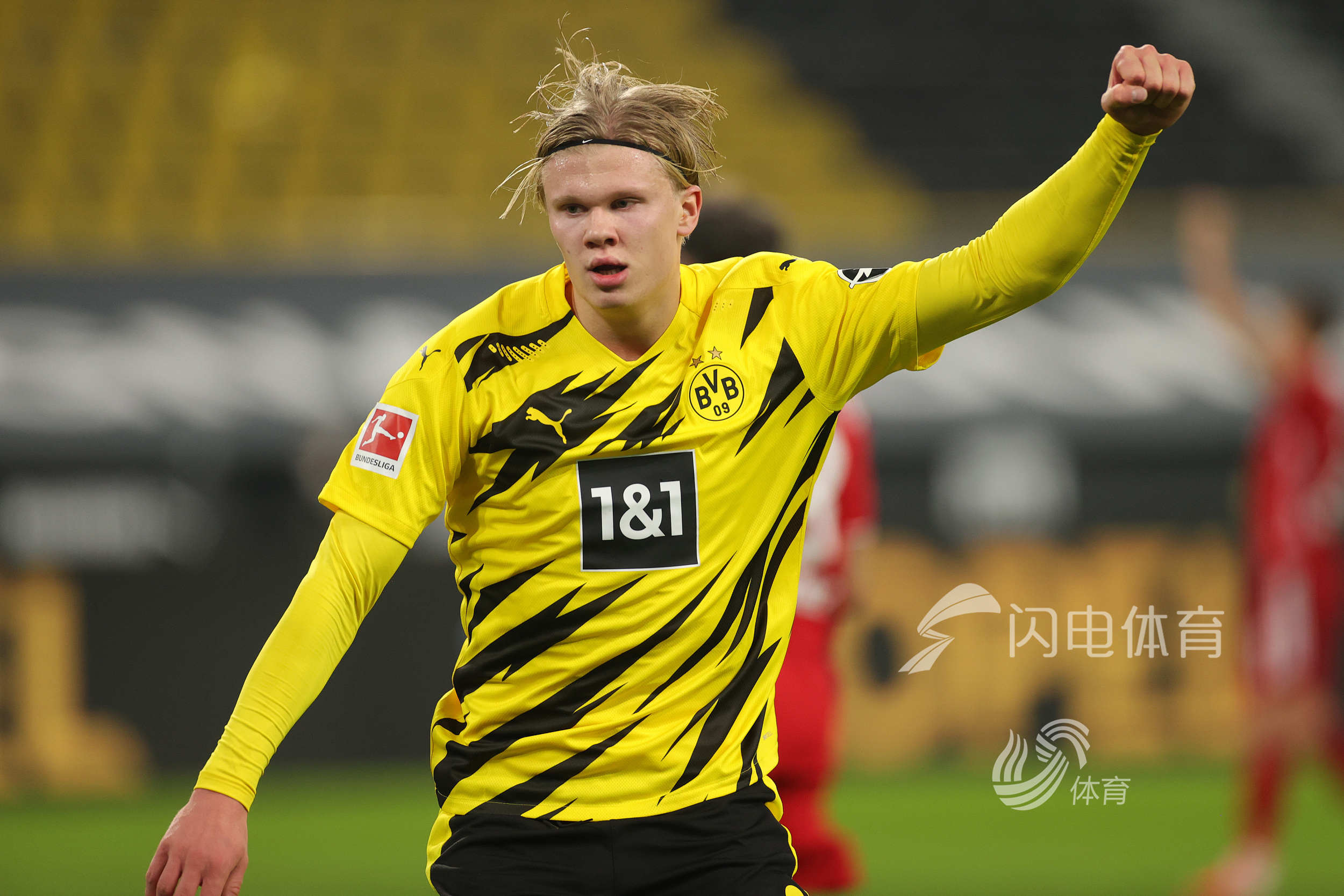 [国内足球]张玉宁前场断球 助攻张稀哲破门